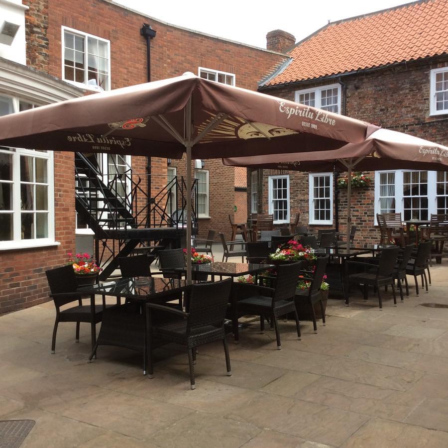 The Golden Lion 2* Northallerton