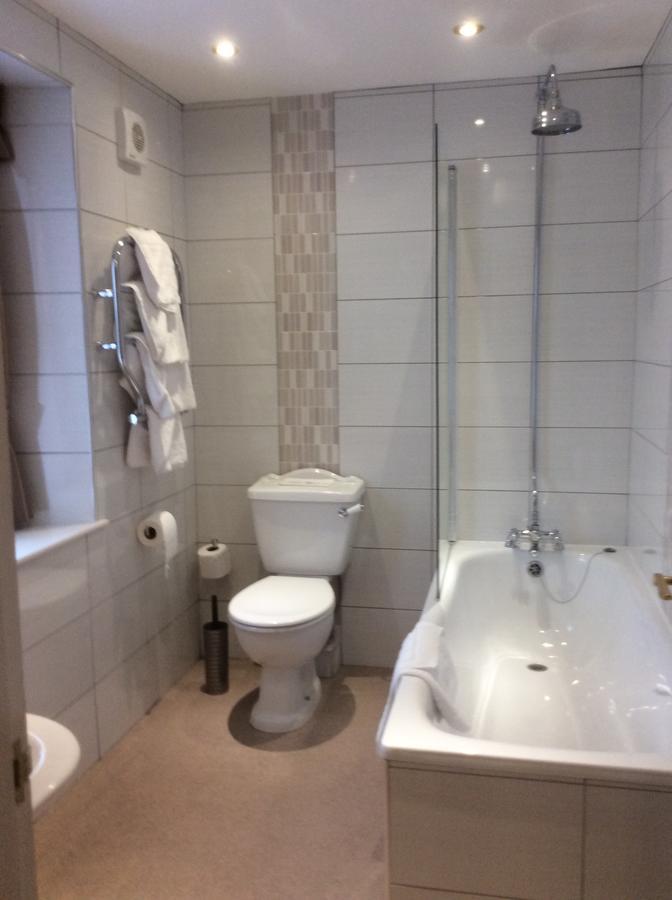 The Golden Lion Hotel 2*